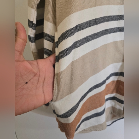 •215• Lands End Top - Picture 6 of 9